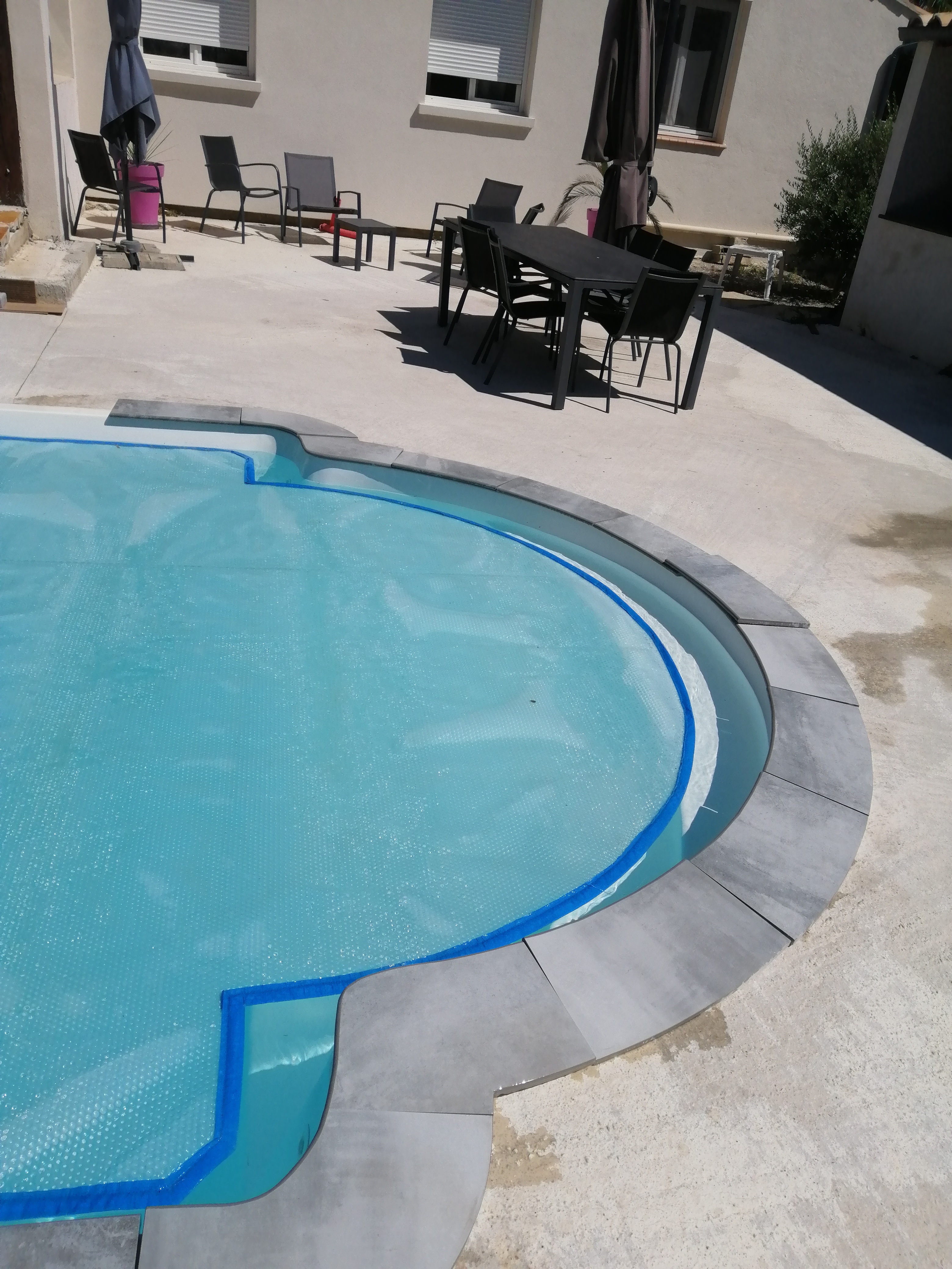 decoupe de pierres et carrelages Sud-Est-faconnage de dalles Sud-Est-gres cerame Vaucluse-pierre naturelle Vaucluse-amenagement exterieur et interieur Sud-Est-carrelages sur-mesure Sud-Est