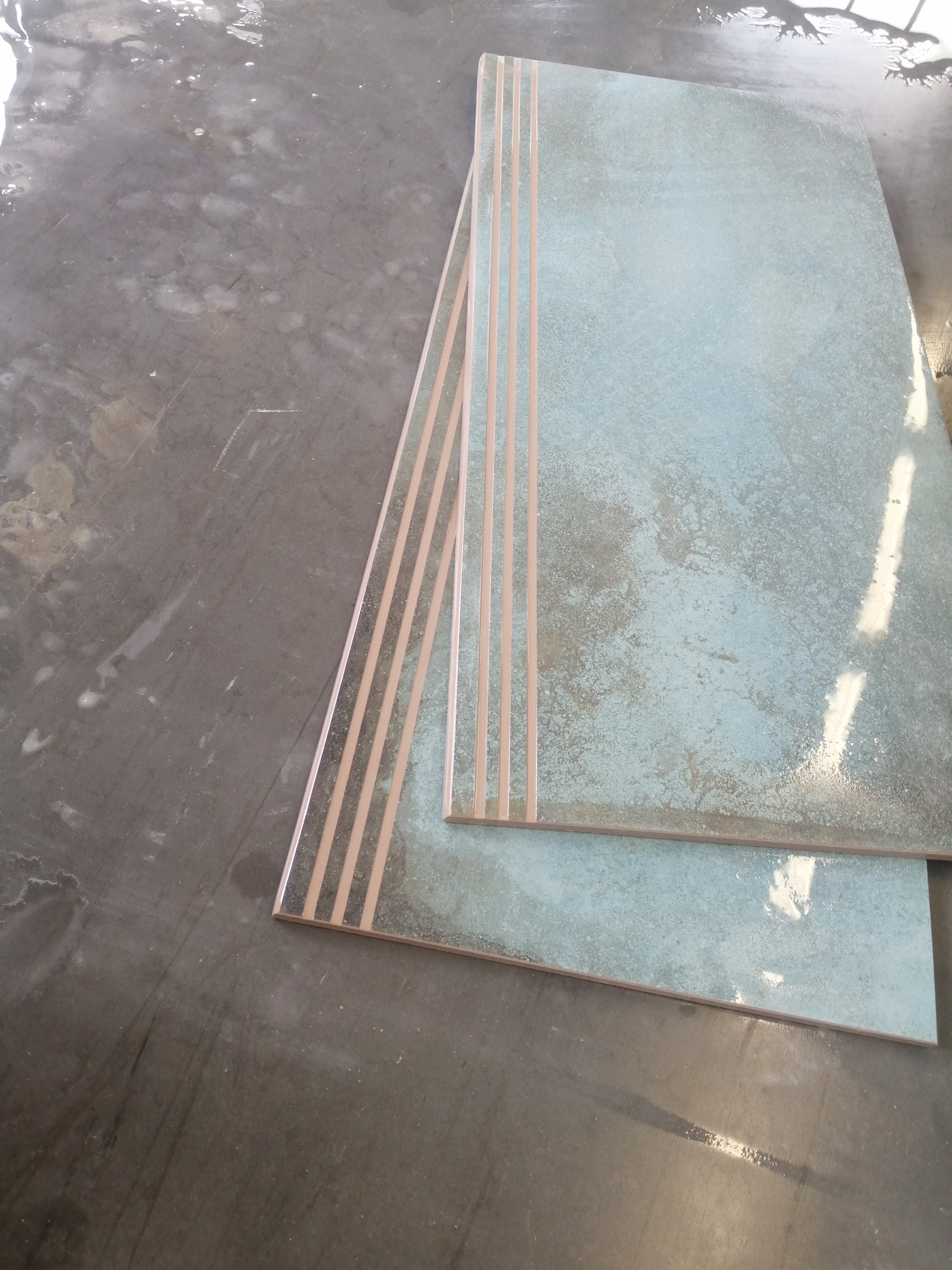 decoupe de pierres et carrelages Sud-Est-faconnage de dalles Sud-Est-gres cerame Vaucluse-pierre naturelle Vaucluse-amenagement exterieur et interieur Sud-Est-carrelages sur-mesure Sud-Est