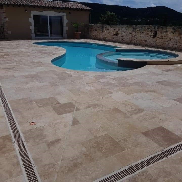 decoupe de pierres et carrelages Sud-Est-faconnage de dalles Sud-Est-gres cerame Vaucluse-pierre naturelle Vaucluse-amenagement exterieur et interieur Sud-Est-carrelages sur-mesure Sud-Est