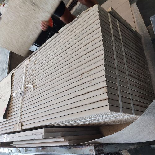 travertin Orange-decoupe de pierres et carrelages Sud-Est-faconnage de dalles Sud-Est-gres cerame Vaucluse-pierre naturelle Vaucluse-amenagement exterieur et interieur Sud-Est-carrelages sur-mesure Sud-Est
