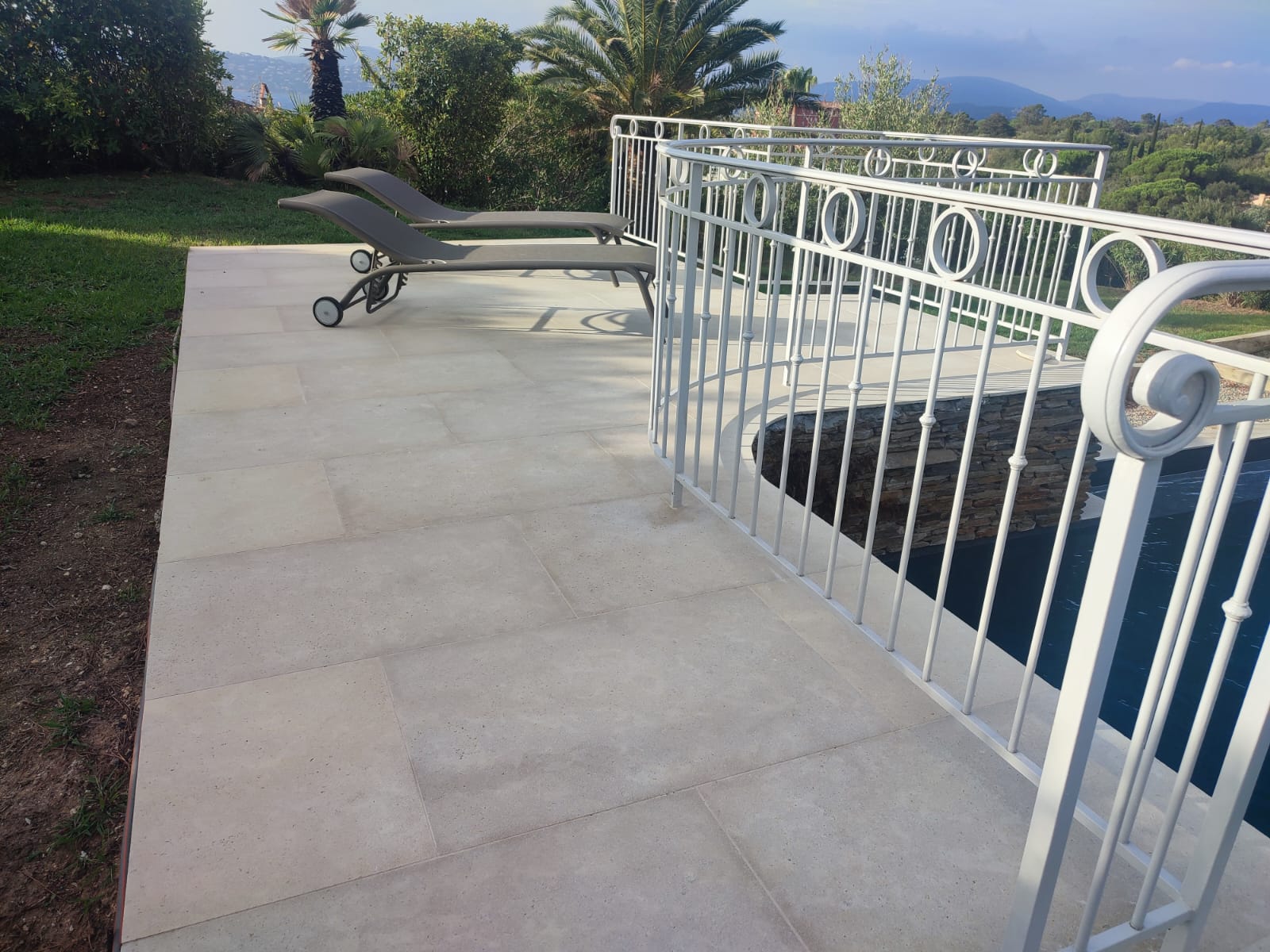 decoupe de pierres et carrelages Sud-Est-faconnage de dalles Sud-Est-gres cerame Vaucluse-pierre naturelle Vaucluse-amenagement exterieur et interieur Sud-Est-carrelages sur-mesure Sud-Est