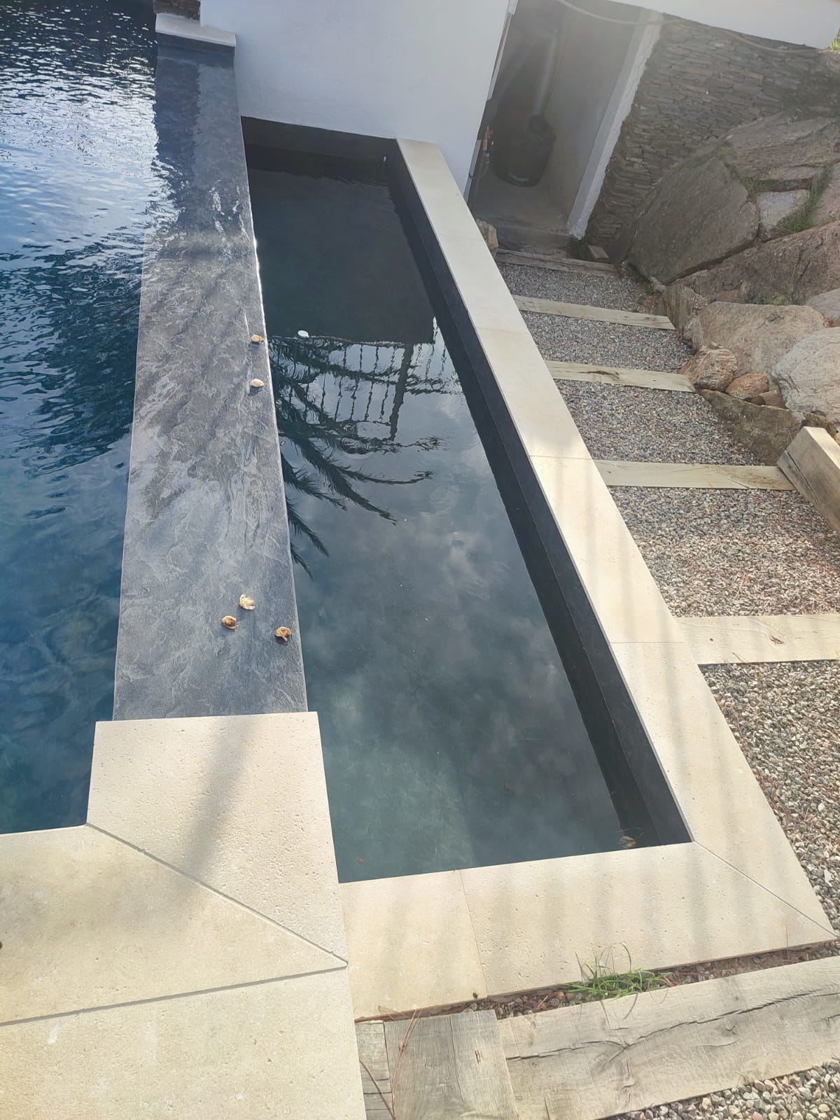 decoupe de pierres et carrelages Sud-Est-faconnage de dalles Sud-Est-gres cerame Vaucluse-pierre naturelle Vaucluse-amenagement exterieur et interieur Sud-Est-carrelages sur-mesure Sud-Est